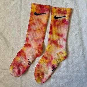 SUN BURST Tie Dye Nike Socks